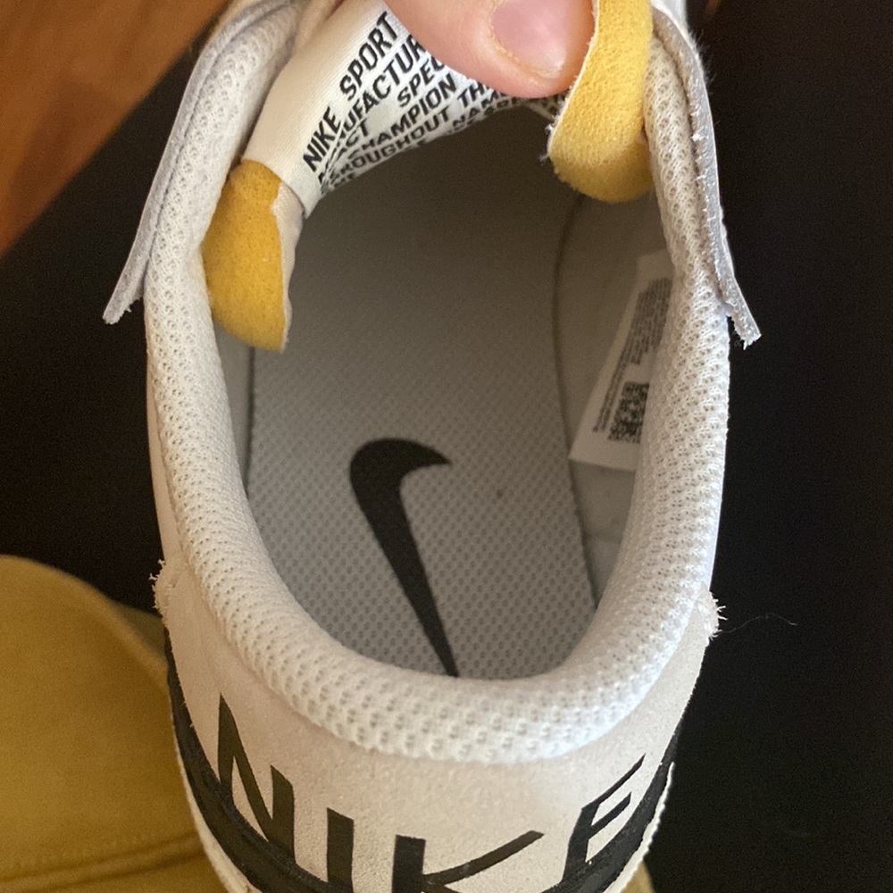 Nike Sneakers - Picture 4 of 5